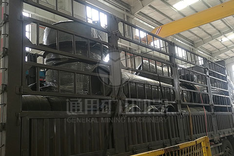 通用礦機YGM95高壓雷蒙磨粉生產線裝車圖